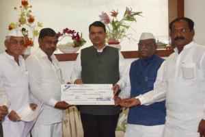 Devendra Fadnavis to donate one-month salary for flood relief