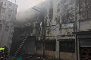 Mumbai: Major fire breaks out at godowns in Goregaon, firemen injured