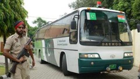 Pakistan Bus Stand Full Sex - Pakistan suspends Delhi-Lahore bus service