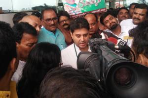 Jyotiradtiya Scindia supports abrogation of Article 370