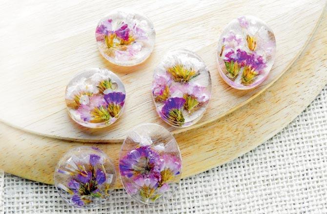 Learn to freeze food in resin