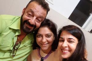 300px x 200px - Candid photos of Priya Dutt with brother Sanjay Dutt and family