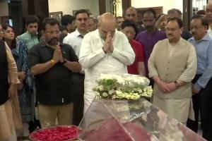 LK Advani, Yogi Adityanath pay homage to Arun Jaitley's mortal remains