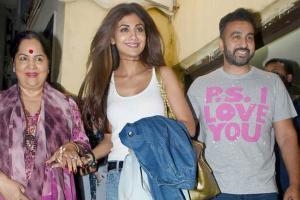 Shilpa Shetty with hubby Raj and mother Sunanda at a popular multiplex