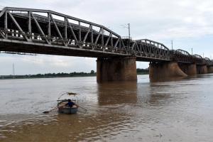 Yamuna river continues to flow above danger mark in Delhi