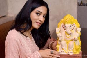 Amrita Rao promotes eco-friendly Ganesha at an event in Mumbai