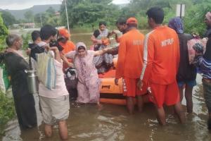 Maharashtra floods: NDRF rescue 10000 from Sangli, Kolhapur