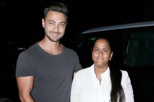 Aayush Sharma with wife Arpita, Ekta Kapoor, Himansh Kohli in Bandra