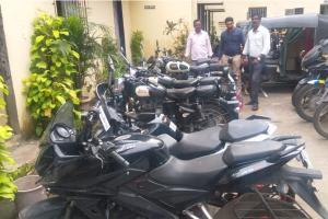Goregaon police busts theives' racket who stole high-end bikes