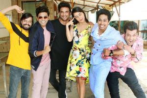 Chhichhore cast - Sushant Singh Rajput, Shraddha Kapoor promote in Juhu