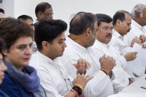 Congress top body divided into groups for consultations on new chief