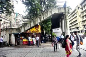 Mumbai: Stall supposed to sell only paan, now sells fast food as well!