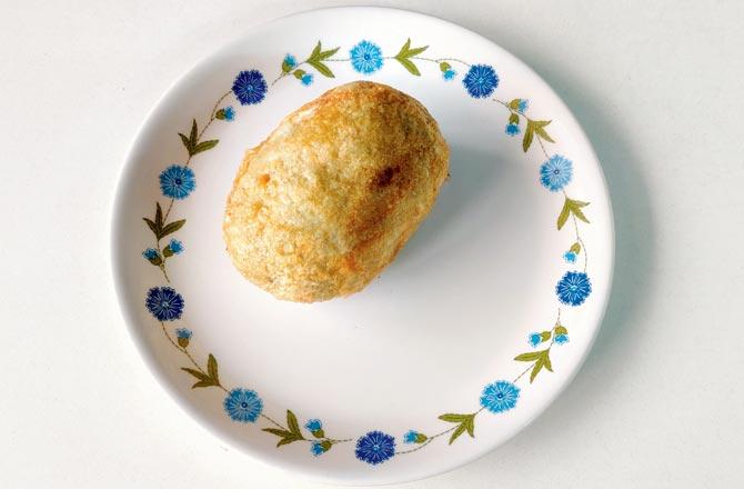 Egg and chutney pattice