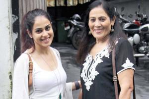 Genelia Xnx - Bandra Diaries: Genelia D'Souza with mom, Rhea Chakraborty spotted