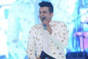 Girish Sharma is one of the most famous live show anchor in India