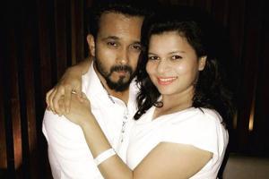 Kedar Jadhav and wife Snehal are a sweet and romantic couple