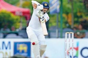 Dimuth Karunaratne takes Sri Lanka to 85/2