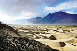 Ladakh leaders urge Centre for tribal-area status to protect land