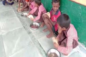 UP: Primary school children served salt with rotis in midday meal