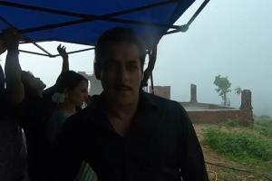 B-Town Buzz: Rains affect Dabangg's shoot, Richa Chadha's mix and match