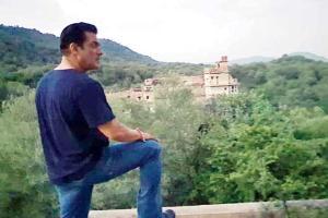 B-town buzz: Salman Khan on streets of Jaipur
