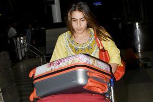 Rishi Kapoor applauds Sara for picking up her own baggage at airport