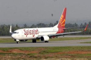 Spicejet crew falls during push-back in Bengaluru airport