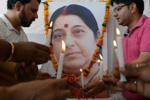 Sushma Swaraj passes away: Mourners chant 'Sushmaji amar rahe' slogans
