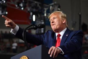 Trump asks Pak PM to begin dialogue with India to resolve Kashmir