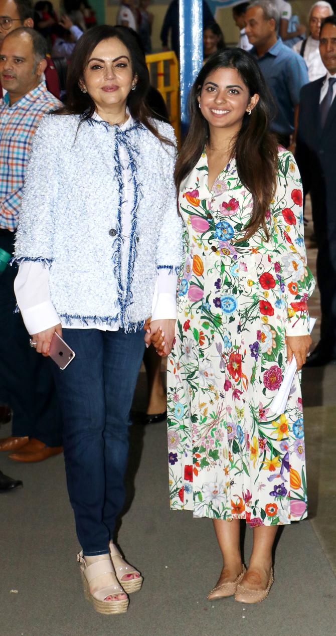 Isha Ambani, who attended the event with her husband Anand Piramal and mother-in-law Swati Piramal was also seen posing for the lenses with her mom Nita Ambani