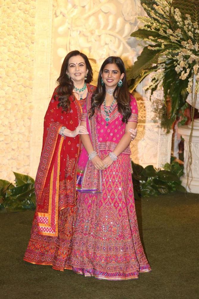 In September 2019, when Mukesh and Nita Ambani threw a grand bash to celebrate Ganesh Chaturthi, it was their daughter Isha, who stole the limelight as she opted for a pink lehenga and paired her look with a diamond and emerald neckpiece. She completed her look with diamond bangles and emerald earrings