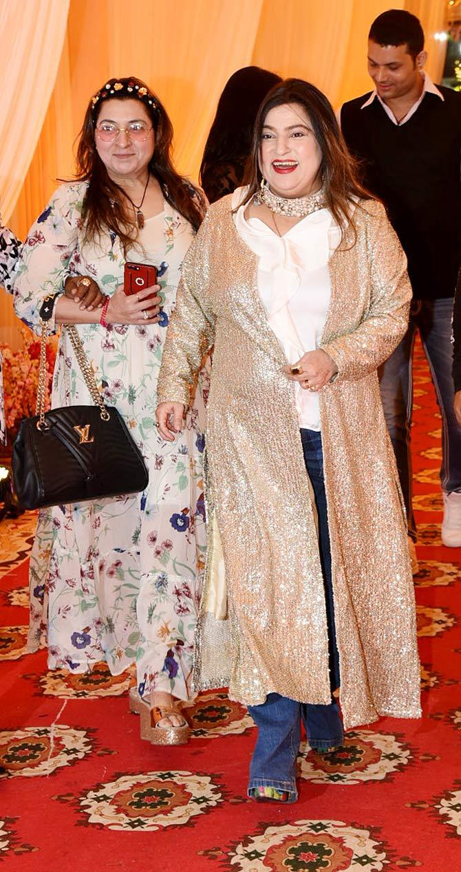 Former Bigg Boss contestant Dolly Bindra also attended Raju Naag's son's wedding in Borivli.