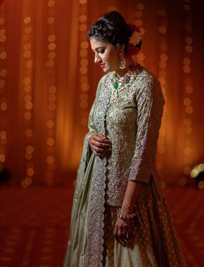 For the sangeet, Anam Mirza shared photos with the professionals that helped her achieve the desired look. Outfit- @jayantireddylabelJewellery - @razwada.jewelsMakeup - @shivaniikrishnaHair - @officialmanzoorkhan @deparsalonphotography- @daaemi#AbBasAnamHi