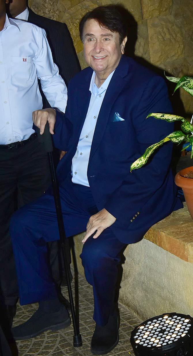 Randhir Kapoor too looked in the best mood!