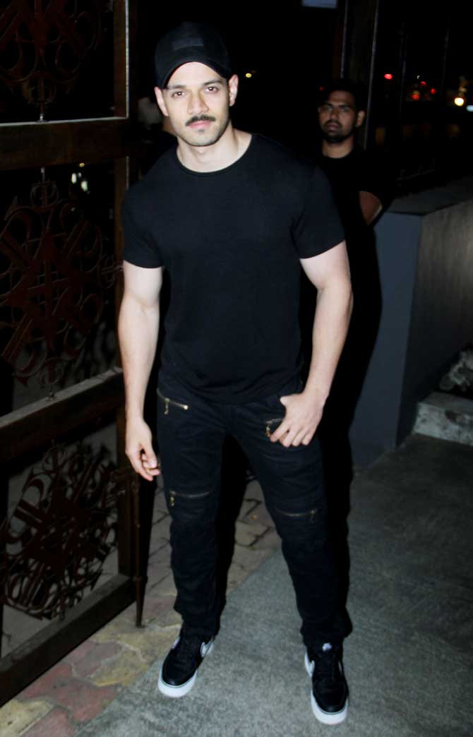 Sooraj Pancholi's black outfit impressed the fashion police. On the work front, the Hero actor was last seen in Satellite Shankar opposite Meghna Akash. The film, based on the life of an Indian soldier was released on November 8 and received a mixed response from the audience.
