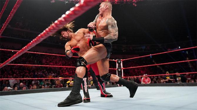 Randy Orton and AJ Styles faced off in the WWE Raw main event and Orton managed to get the upper hand and win the match despite his knee giving way on numerous occasions