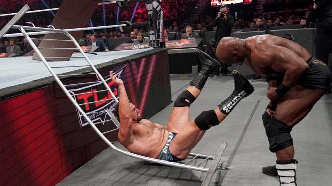 Bobby Lashley and Rusev inflicted pain on each other throughout the match as Rusev was slammed through a ladder and they even attacked each other with Kendo sticks. Just as Rusev went to slam Lashley onto a table, Lana blindsided him to hand her boyfriend the win.