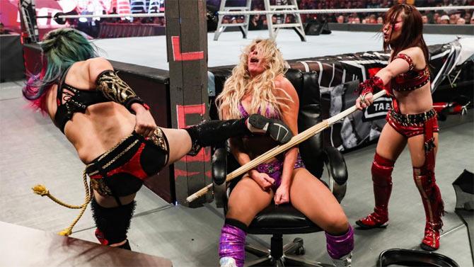 Becky, Charlotte, Asuka and Kairi went all out against each other as the match with Becks and Flair fuelling their offence built on total anger over the past few weeks. The match was a high adrenaline one throughout with Kabuki Warriors also tying Charlotte to a chair and Becky to a ladder and beating  them up