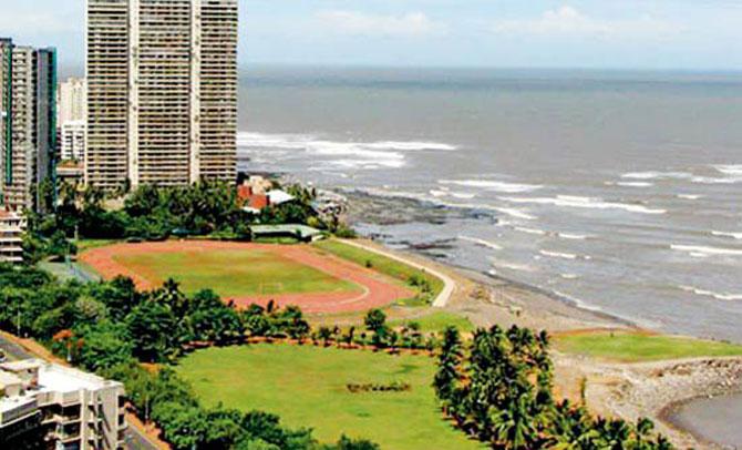 Priyadarshini Park: Enjoy the panoramic view with your better half at this quaint location. There are several food shacks and more so, there are so many activities you can do together. Be it cycling to playing with dogs and cats, this park has it all. Pic/mid-day archives