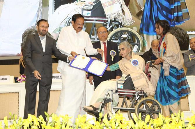 It was also an emotional moment for veteran actress Surekha Sikri who was bestowed with her third National Award for Badhaai Ho. She bagged the award in Best Supporting Actress (Female) category. Surekha, who has not been keeping well arrived in a wheelchair to receive the award.