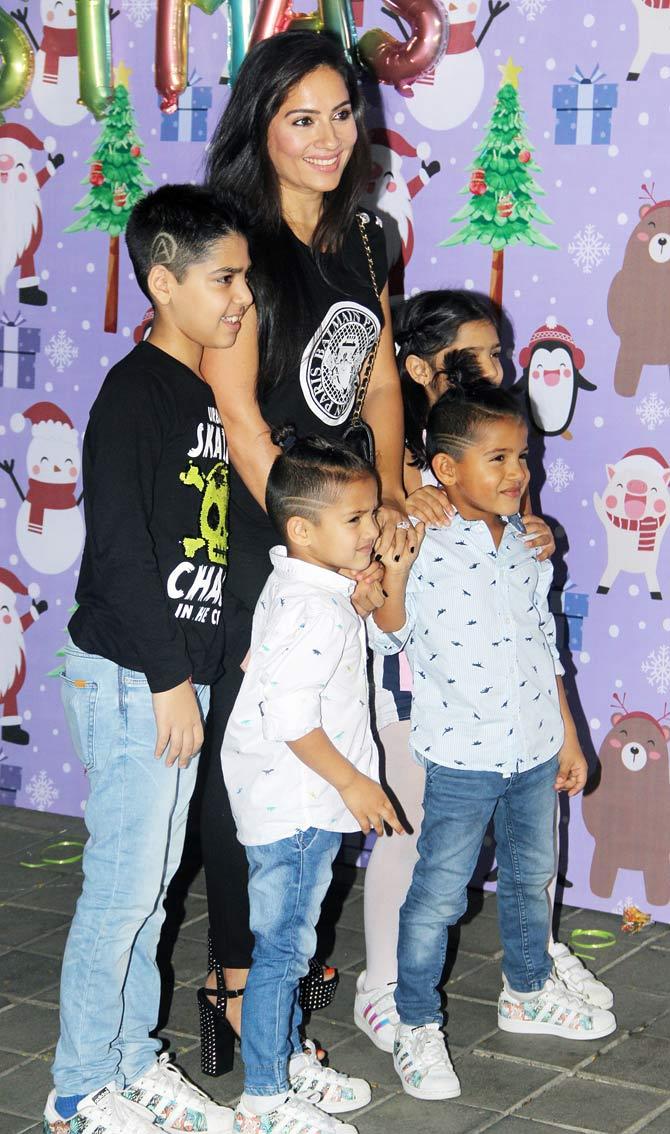 Television actress Kanchi Kaul also attended Aayush-Arpita's Christmas party at their Bandra residence.
