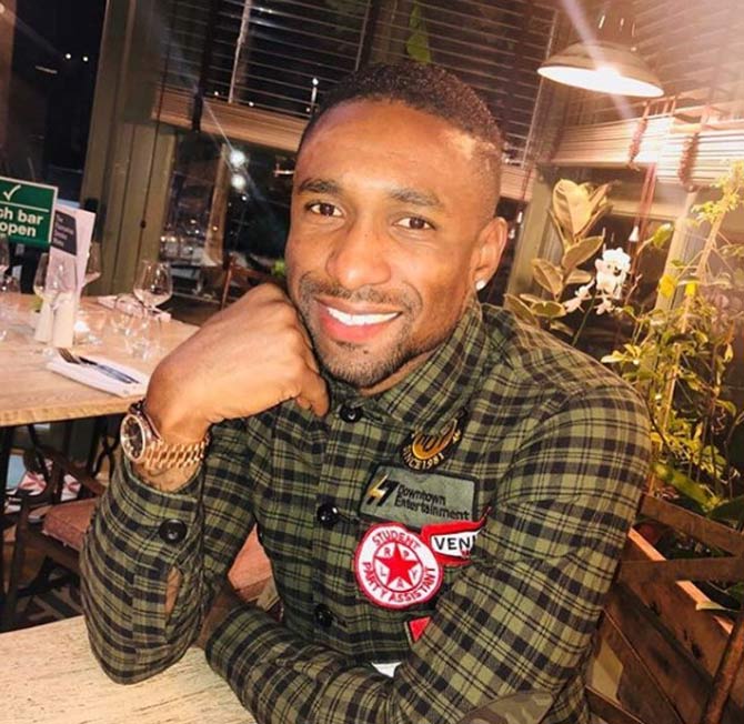 Jermaine Defoe: THe former EPL star who played for Tottenham Hotspur and current-Rangers footballer switched to a vegan diet in 2017 in order to increase his career-span and is still going strong.