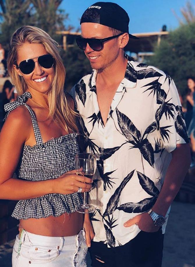 Peter Siddle: The Australian cricketer is vegetarian but his diet is more fruit-based. Siddle reportedly eats up to 20 bananas in a day and it keeps him in good health.