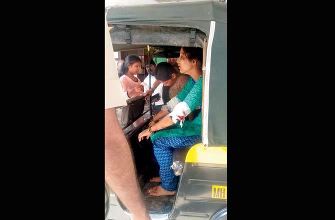 Spurned lover stabs woman after asking her hand in marriage
A youth rejected by a woman three years back tried to convince her again to marry him, but stabbed her and her elder sister after she refused to accept his proposal. The incident happened at Shimpoli in Borivli east. According to police, Atul Kanojia, 21, fell in love with Namrata Nate, 21, three years back and sent a marriage proposal to her parents, to which they refused. In November, Namrata had stepped out for a walk when Kanojia approached her and asked her hand in marriage again. When she refused, he stabbed her arms. Her elder sister, Ankita, 23, came running to save her but he attacked her too. The parents, who had also rushed out of the house hearing the chaos, caught hold of Kanojia but as they were tending to their daughters, he fled away. The police later registered an FIR and nabbed Kanojia. They booked him under IPC Section 307 (attempt to murder).