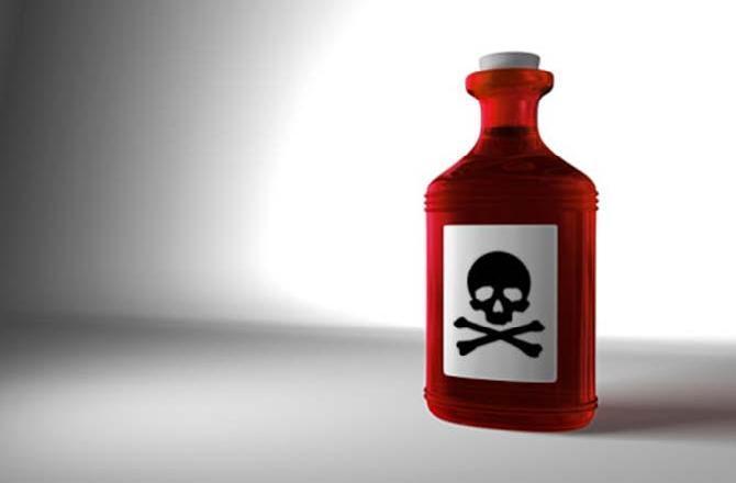 School principal throws acid on student
The principal of a school in Kanjurmarg threw acid on a 16-year-old girl in December after she complained about a teacher. According to the girl's father, who filed the police complaint in this matter, said that the principal flung acid on his daughter while three others held her. He alleged the principal and others attacked his daughter as they bore a grudge against her for filing a police complaint against a schoolteacher who had punished her in the past. He rushed to the spot after his daughter told him the incident over a phone, and took her to Rajawadi Hospital in Ghatkopar and later to Sion Hospital, from where she was discharged after initial treatment. 