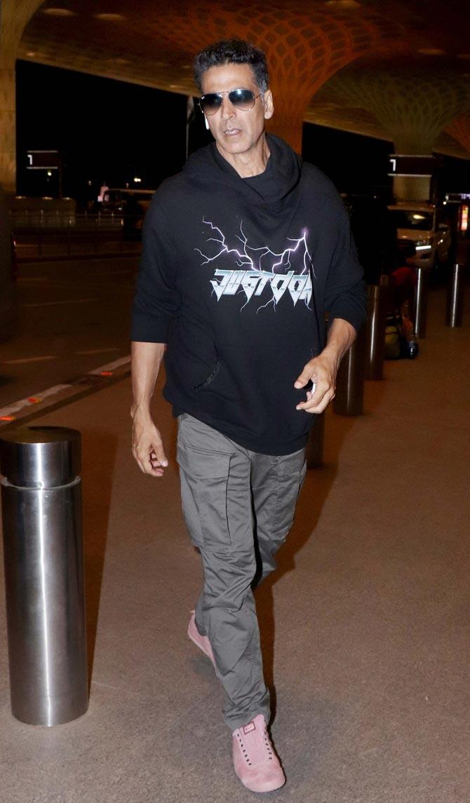 Akshay kumar wearing discount onitsuka tiger