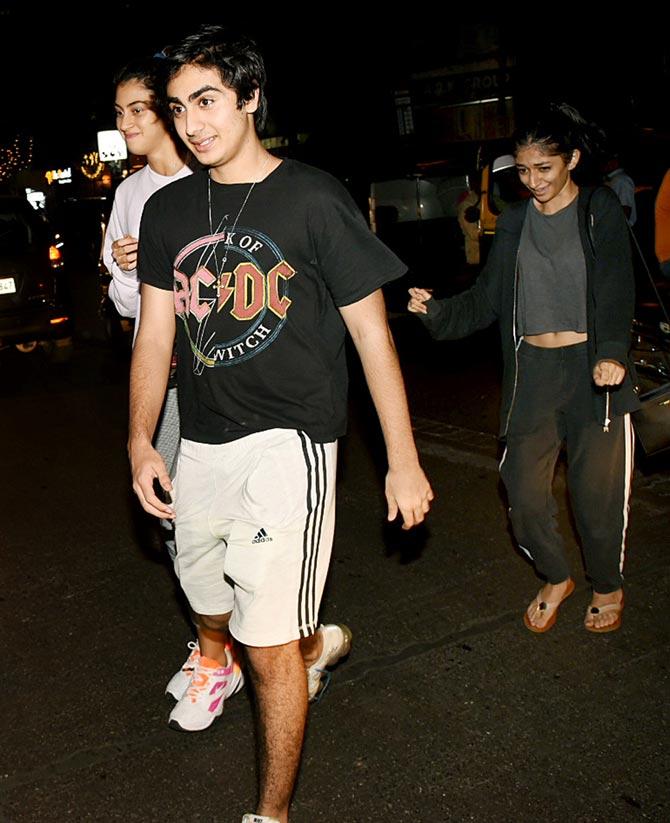 Arhaan Khan, who turned 17 on November 9, 2019, seemed to have had a great time with his friends as the star kid was all smiles while being clicked by the paparazzi.