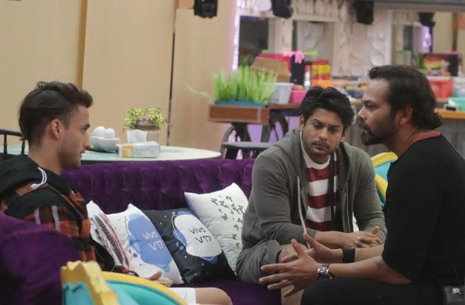 The weekend brought a surprise for the housemates when director Rohit Shetty entered the troubled house. He asked all the contestants to leave the room and sat down to talk to Sidharth and Asim who had engaged in a heated argument earlier regarding a simple household chore.