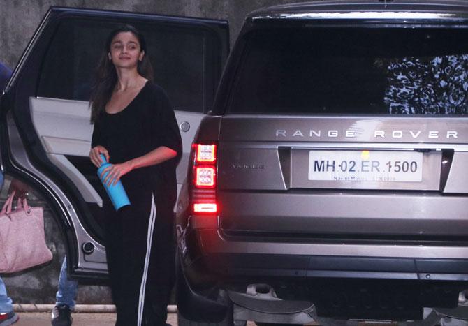 Alia Bhatt was spotted in Juhu and the actress opted for a fully black attire that included a causal black tee and black track pants, and despite such simple outfits, looked really gorgeous. Guess the less the better!