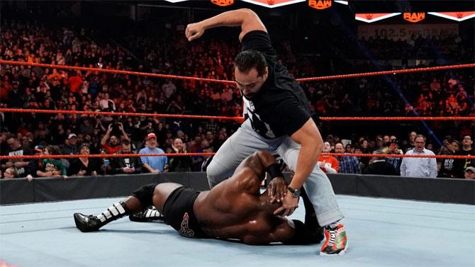 Lana's husband Rusev, who had a restraining order, suddenly appeared and began assaulting Bobby Lashley.